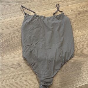 SKIMS Bodysuit shape wear M
